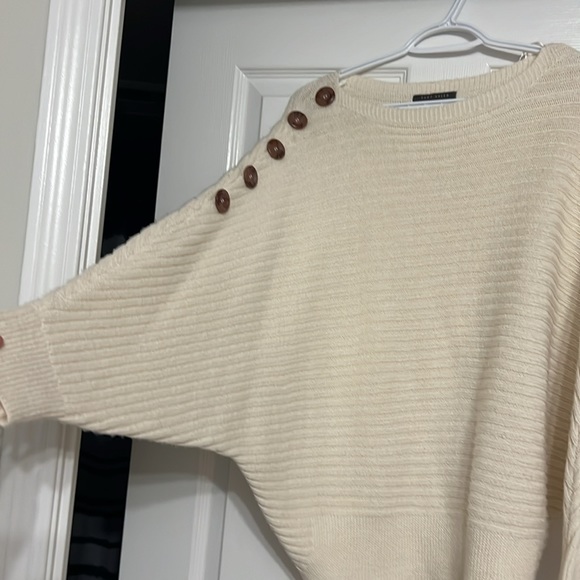 Batwing sweater - Picture 2 of 2